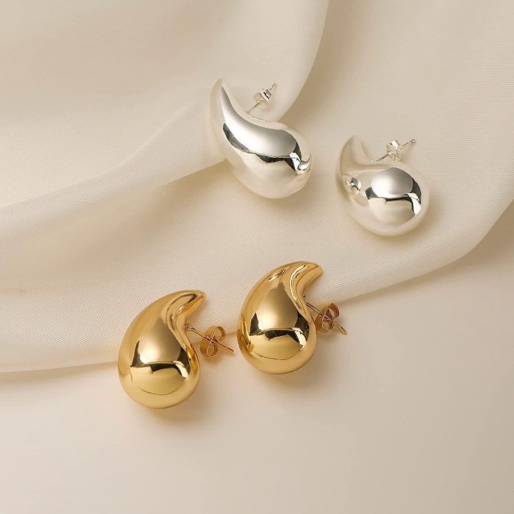 NWT set of 2 Botegga inspired gold & silver drop earrings